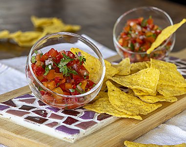 Paprika-Chili-Dip mit Limette